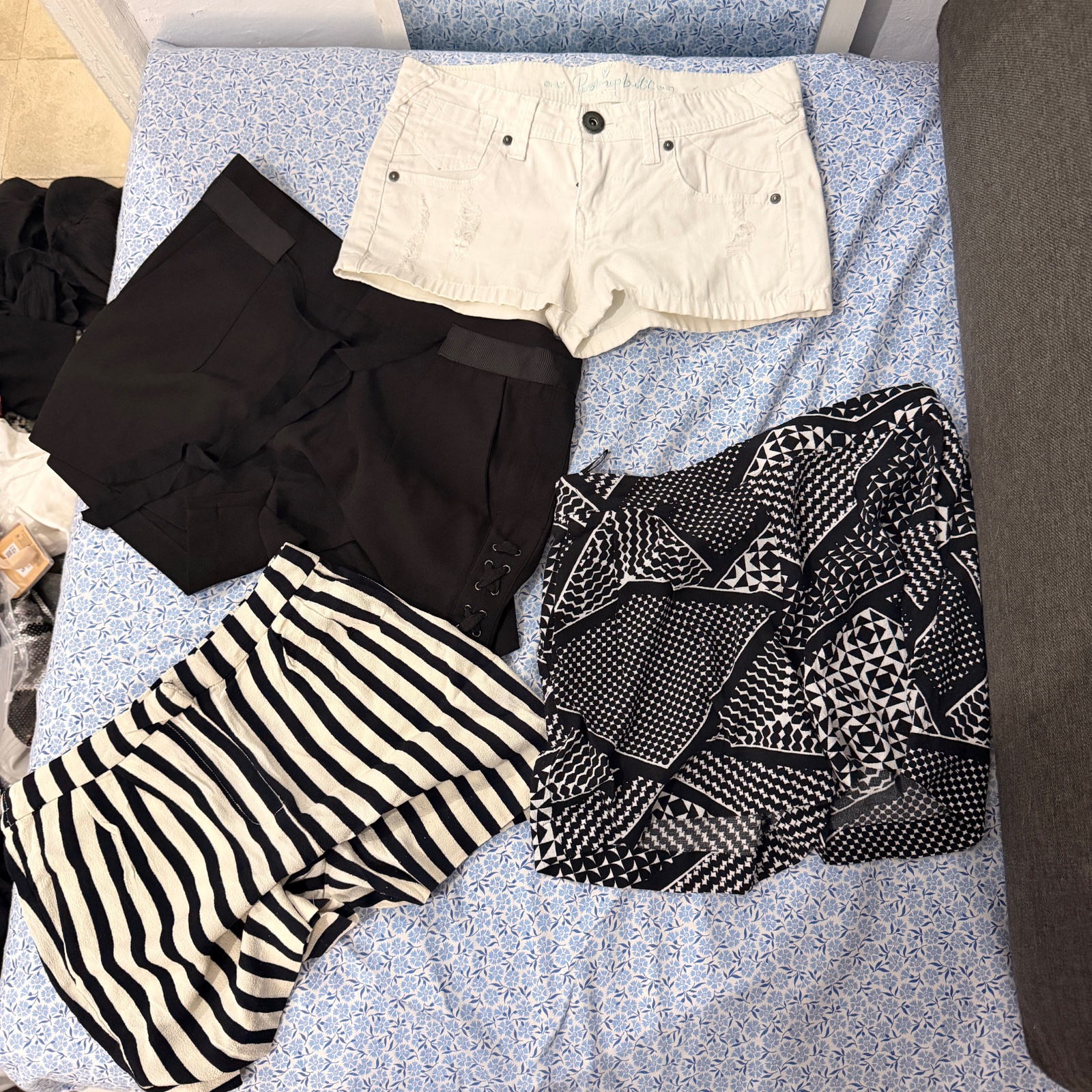 Lot shorts