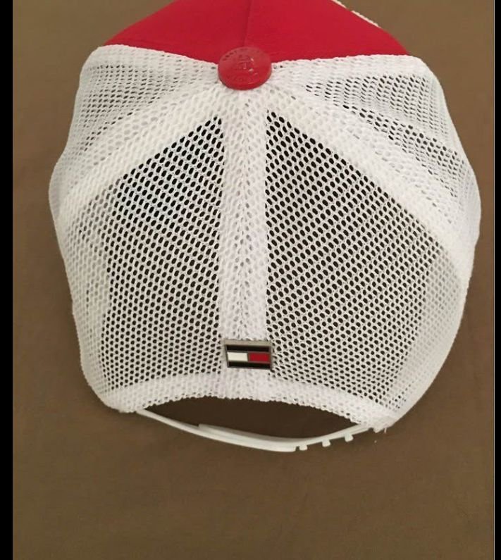 Casquette neuve avec ticket tommy