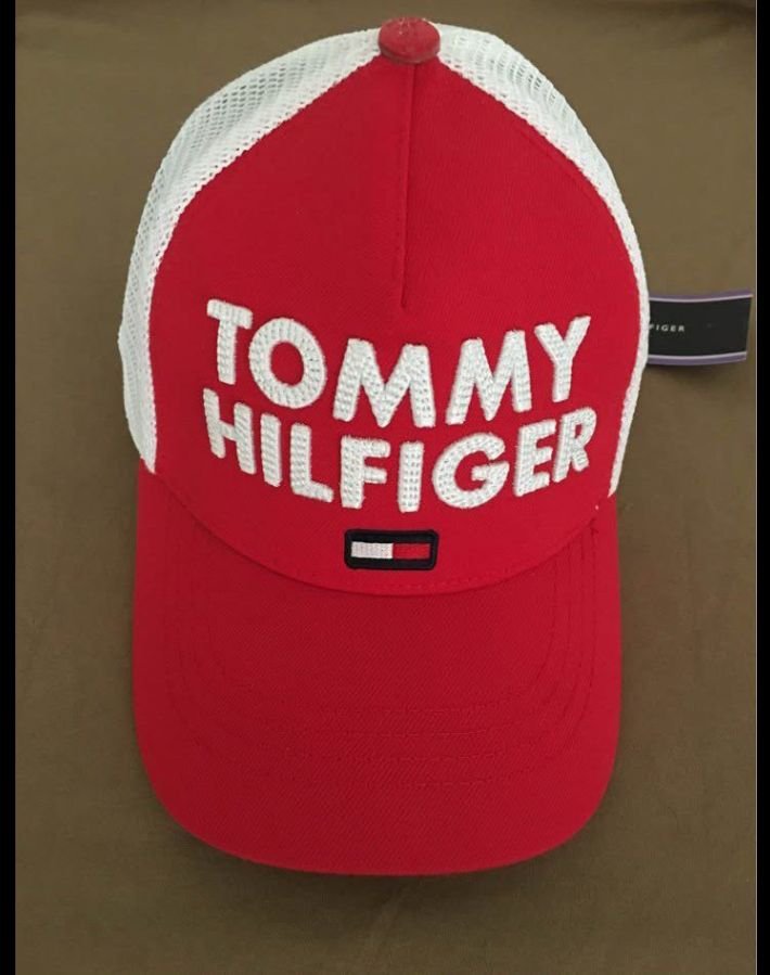 Deux casquette tommy neuve importee prix a negocier