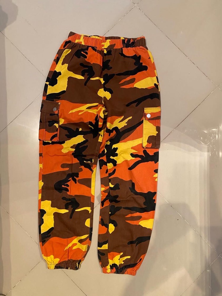 Jogger shein orenge camo