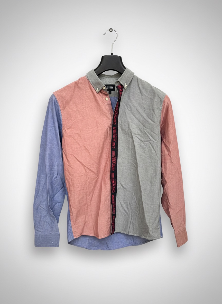 Une chemise de la marque chevignon