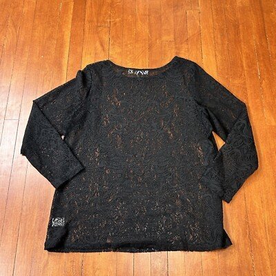 Pull noir en dentelle