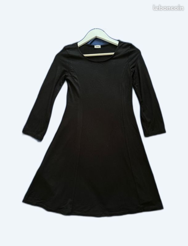 Robe Noire manches longues 