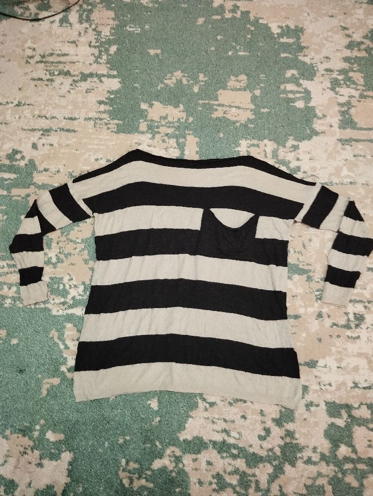 Pull en laine à rayures noir et blanc