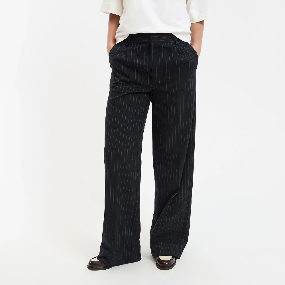 Pantalon large noir à rayures blanches fines marque Tom Tailor 