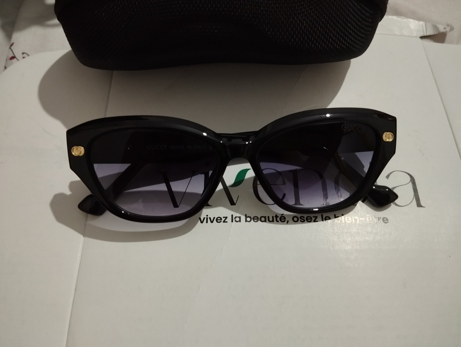 Lunettes noires Gucci Eyecat