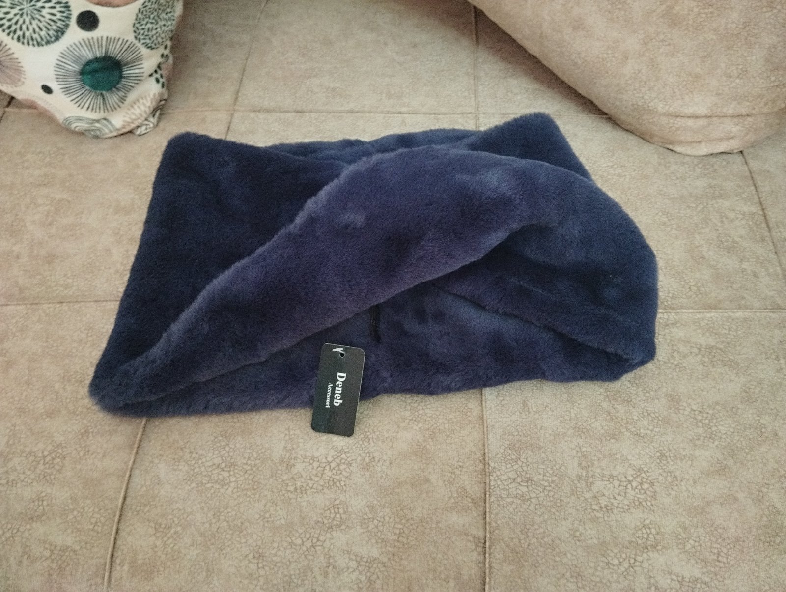 Écharpe tube snood en fourrure bleue marine 