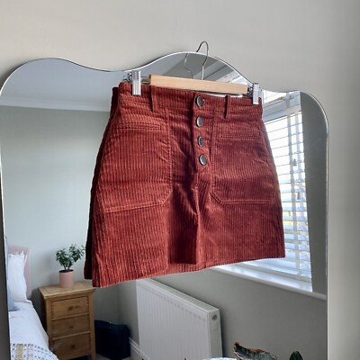 Jupe en velours côtelé marque Zara 