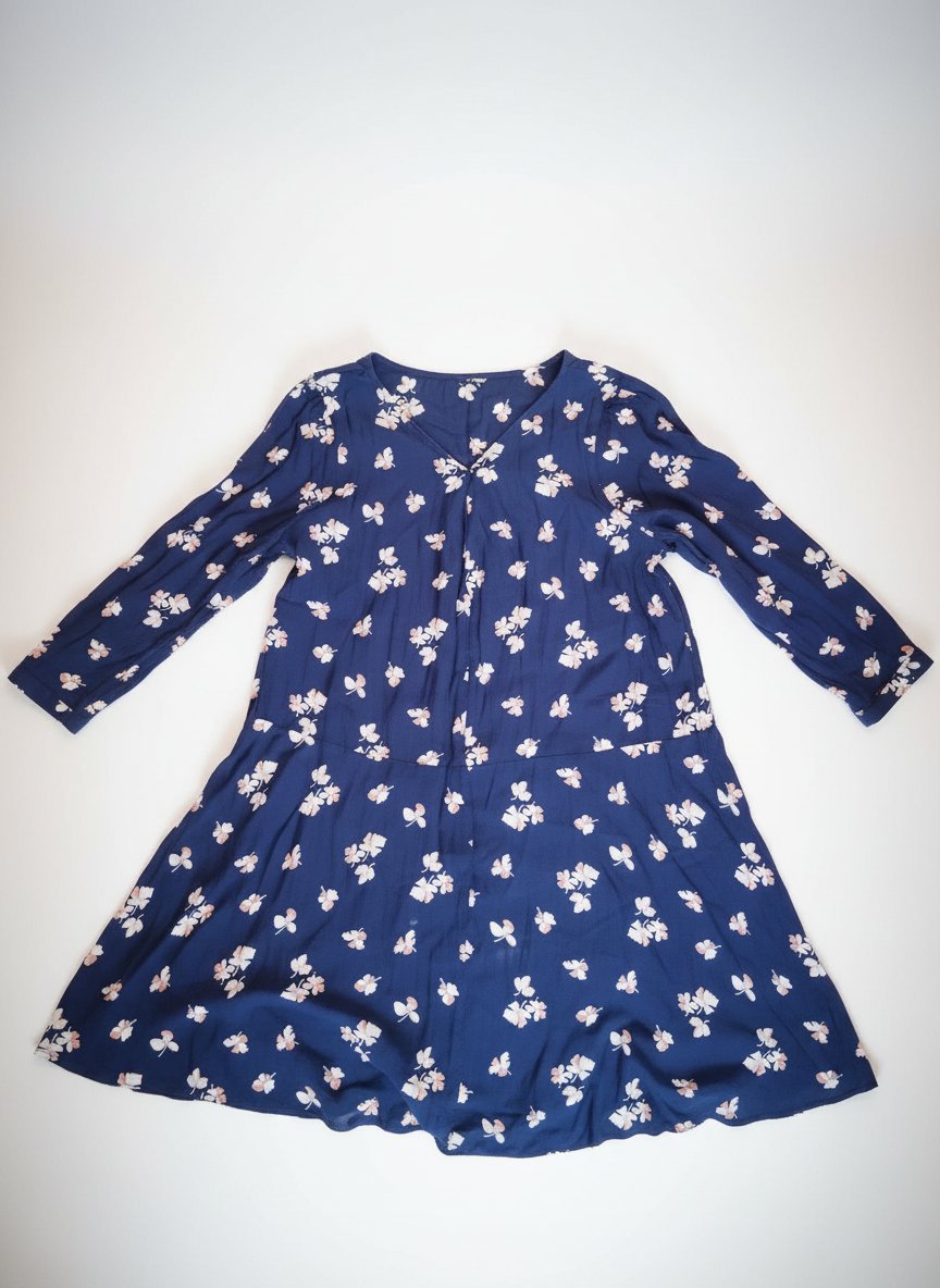 Chemise longue bleu à motifs floraux 