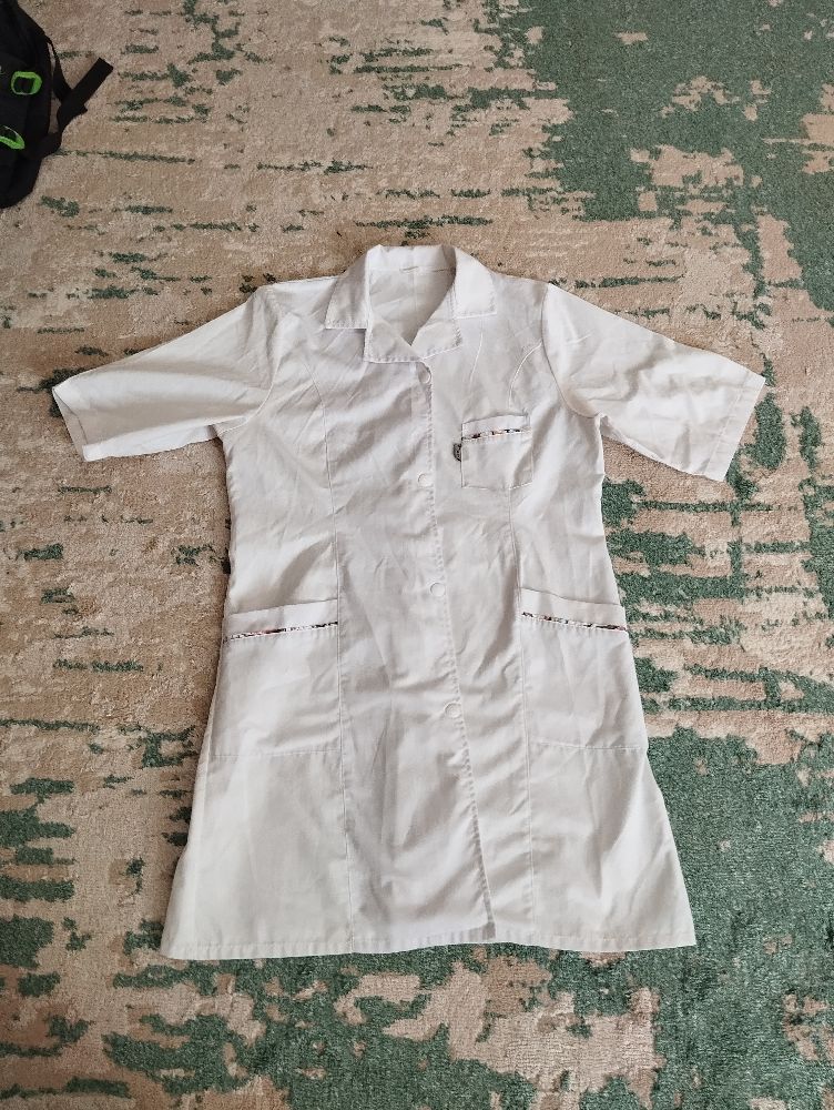 Blouse blanche manches courtes 