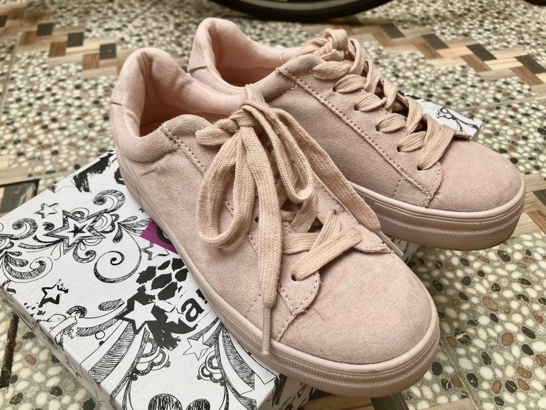 Baskets marque Brash en rose 