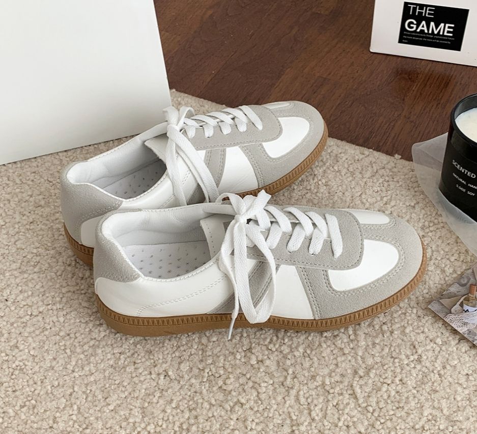 Basket Blanc et gris pointure 37 