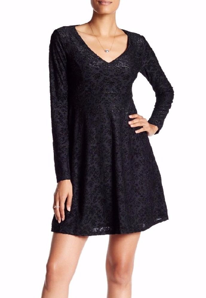 Robe noire dentelle courte