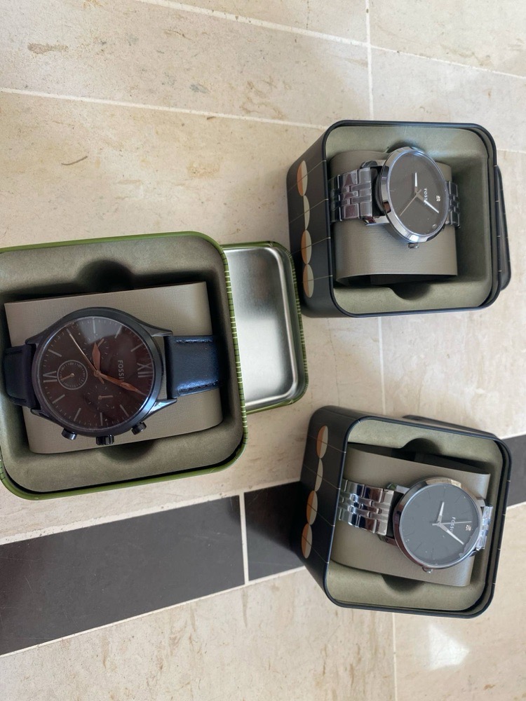 Trois montres de la marque FOSSIL 