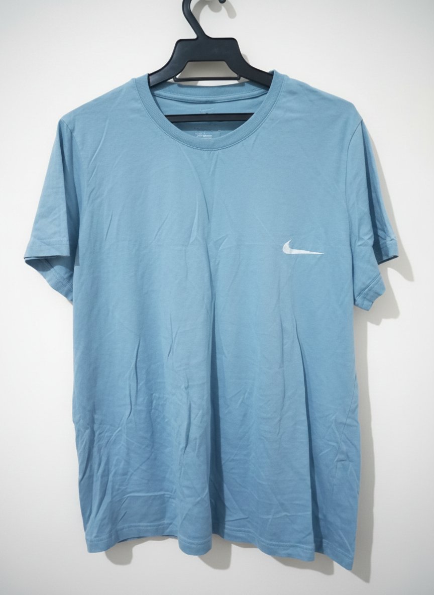 T-shirt bleu ciel 