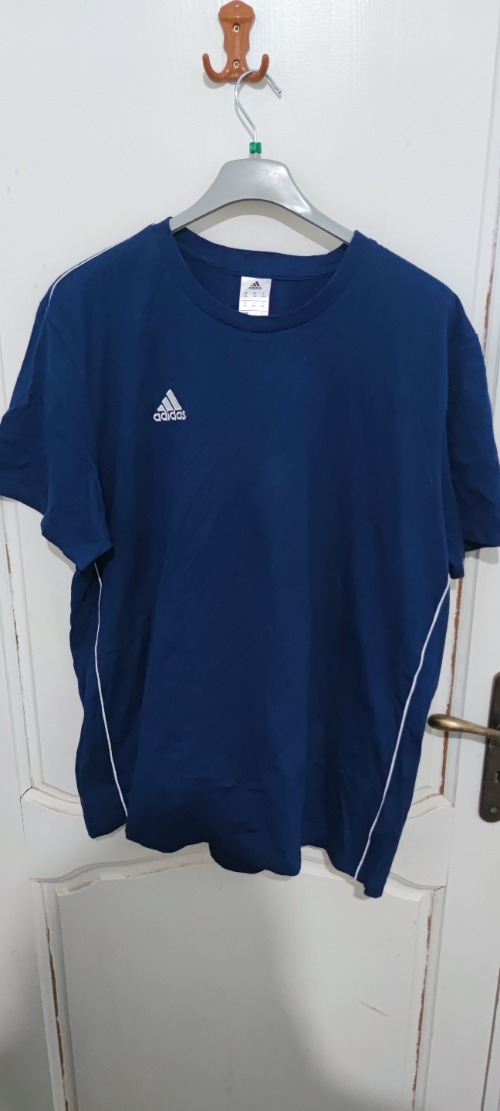 T-shirt adidas