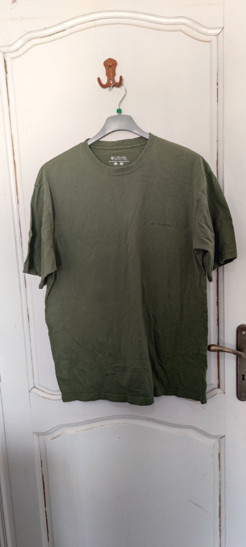 Columbia t-shirt