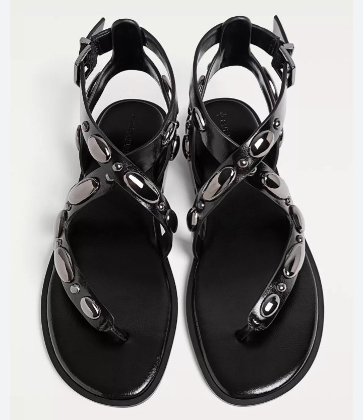 Sandales plates marque stradivarius 