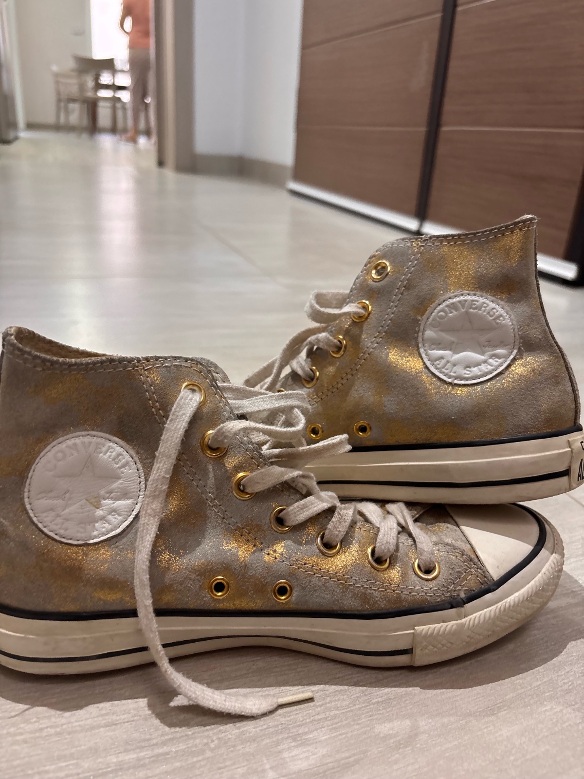 Converse metalisé