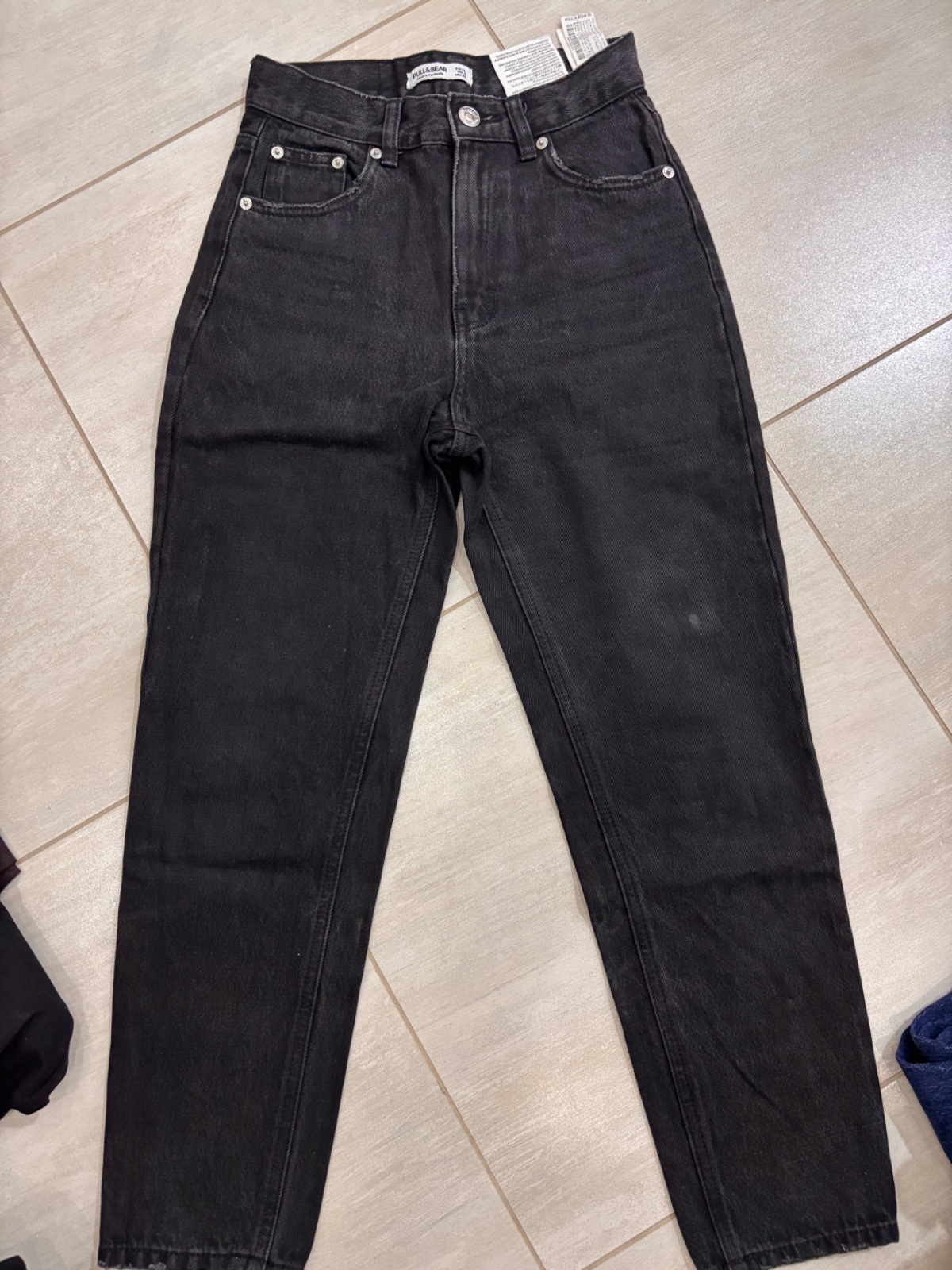 Pantalon PULL and BEAR noir coupe mum 