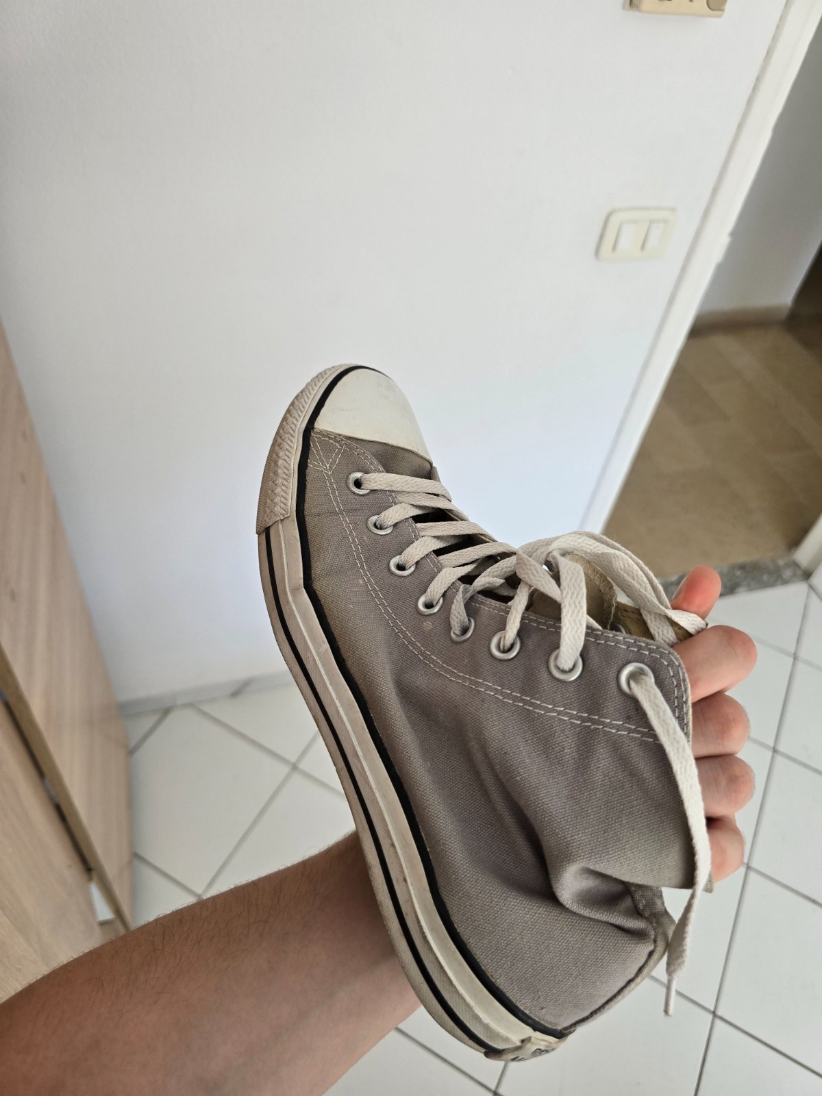 2 converse all star chuck taylor et 1 converse modéle scorpion