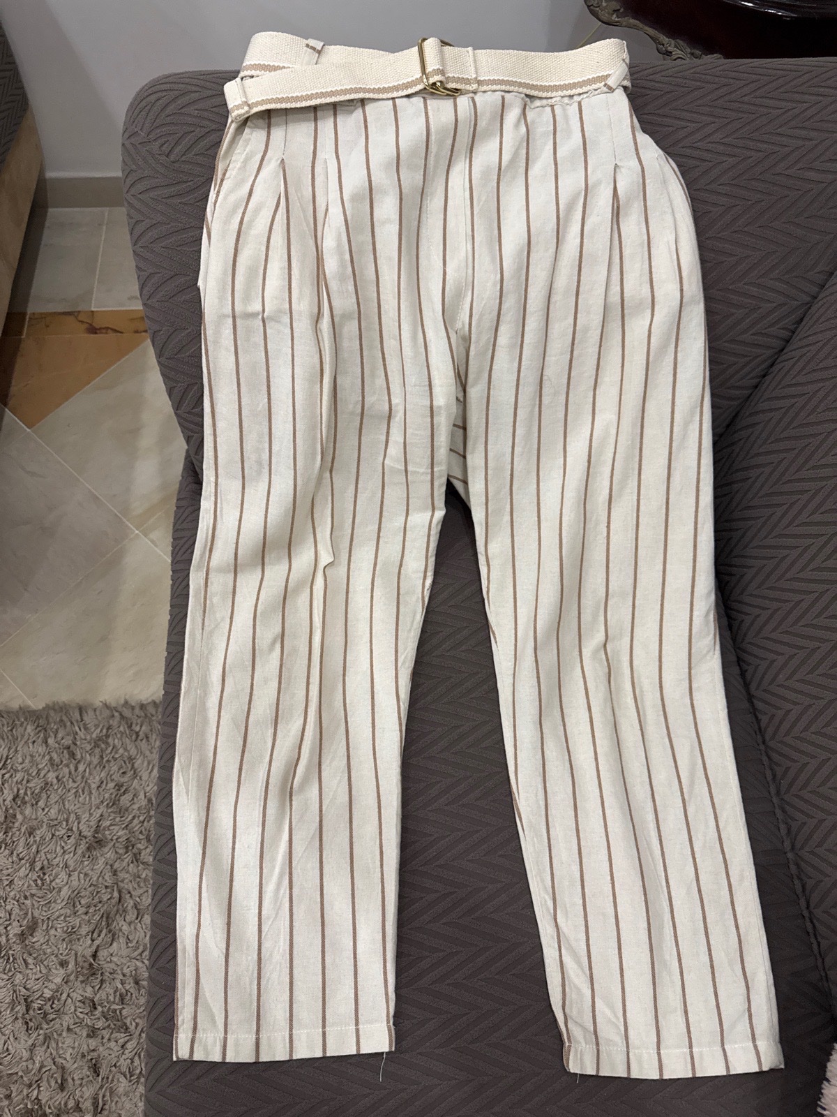 Pantalon lin avec des pinces à la taille