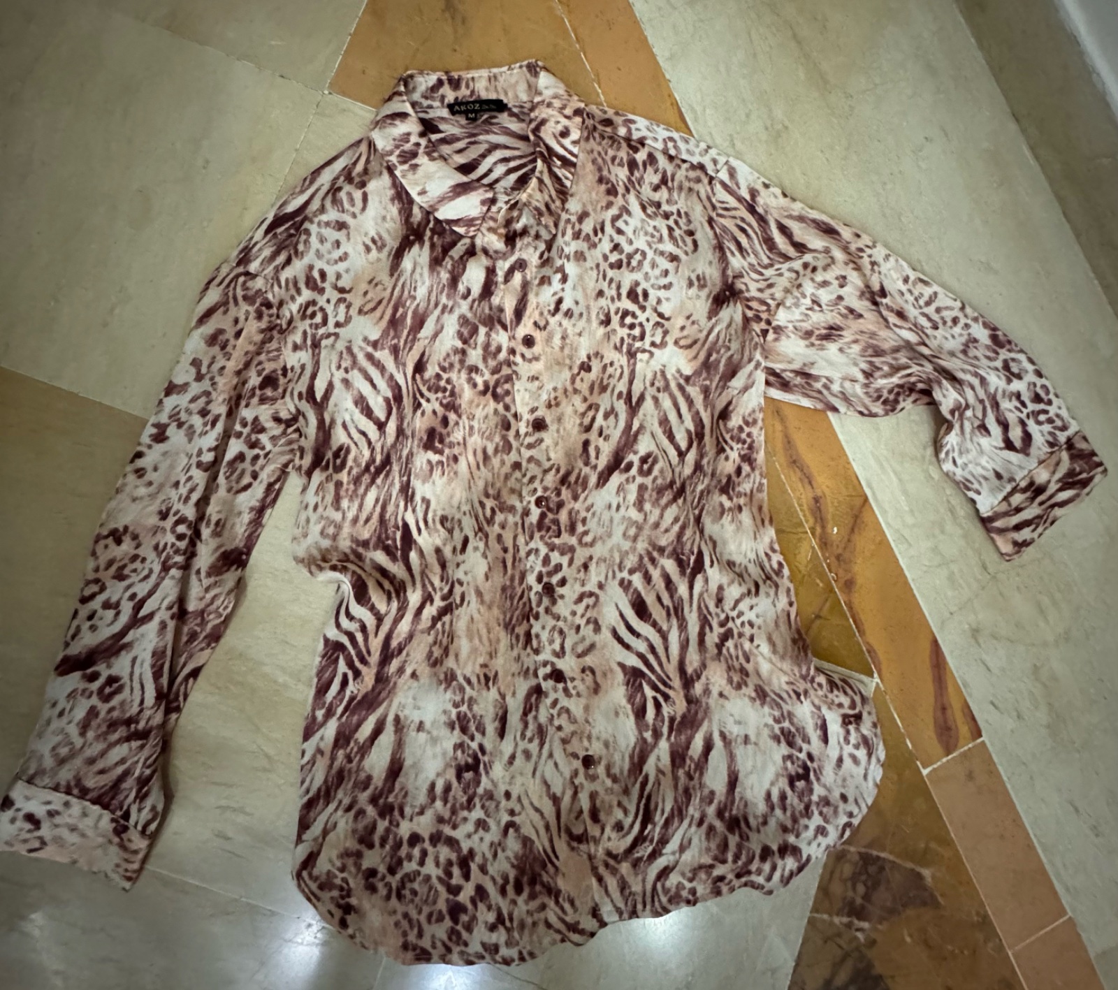 Chemise tigre en soie comme neuve