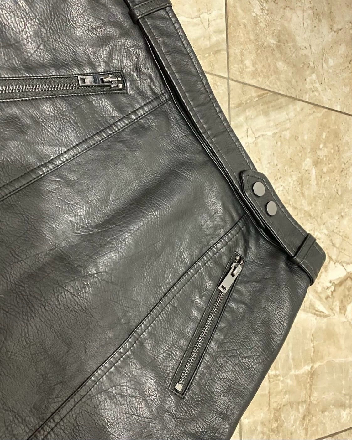 Mini jupe en vrai cuir 🖤