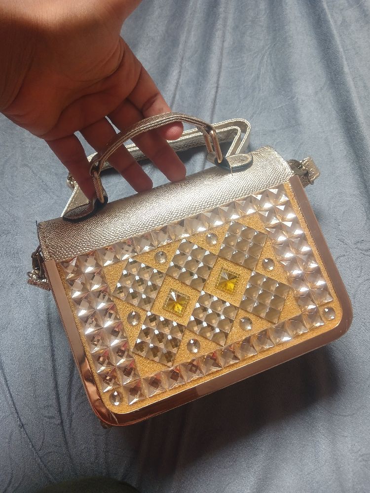 Sac à bandoulière,  Dorée,  soirée.  Neuve sans étiquette 🏷 