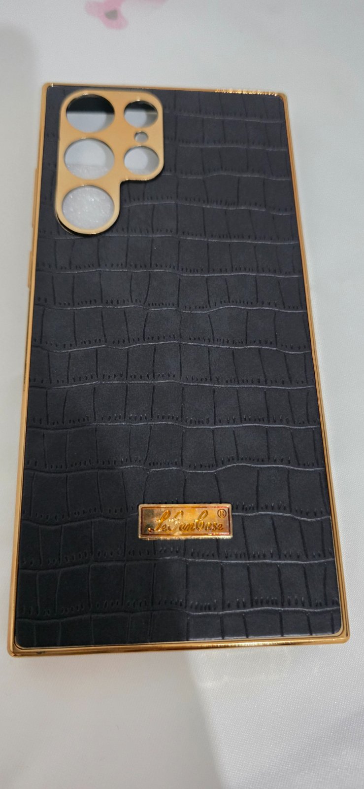 Cache téléphone