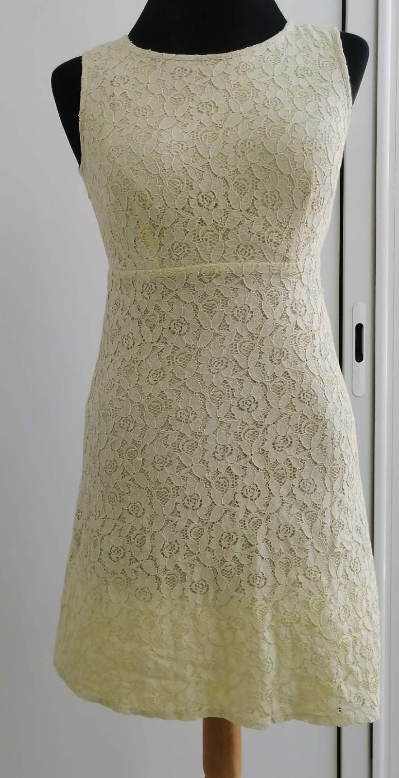 💛💛💛 Robe en dentelle jaune pâle élégante 💛