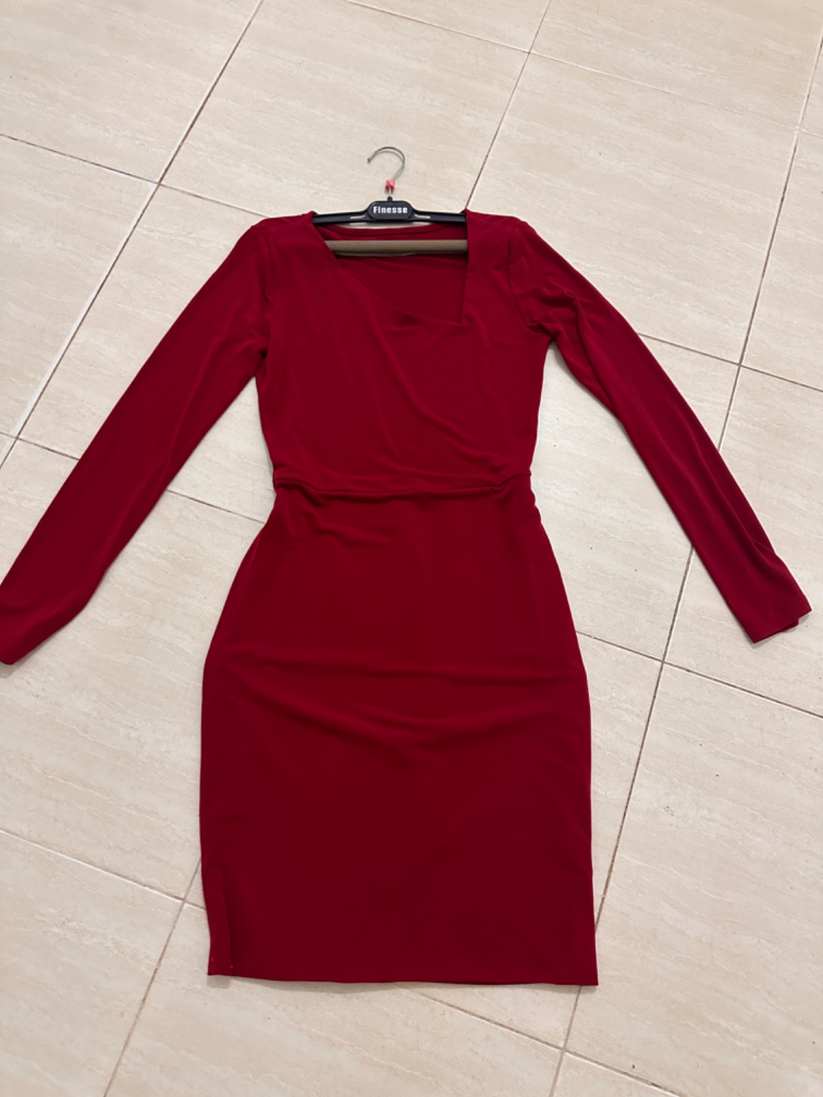 ❣️❣️A NE PAS RATER ❣️❣️Robe élégante bordeaux – coupe près du corps