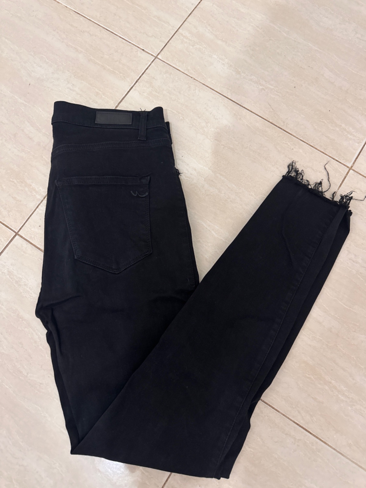 👖🤩🤩 Jean Noir coupe Slim taille haute 🫣🥰🥰🥰