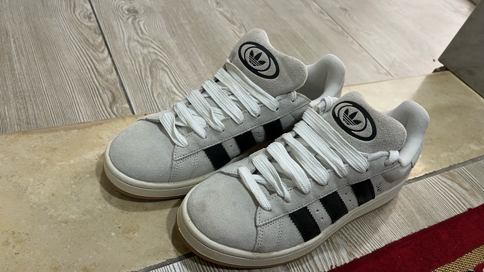 Baskets gris