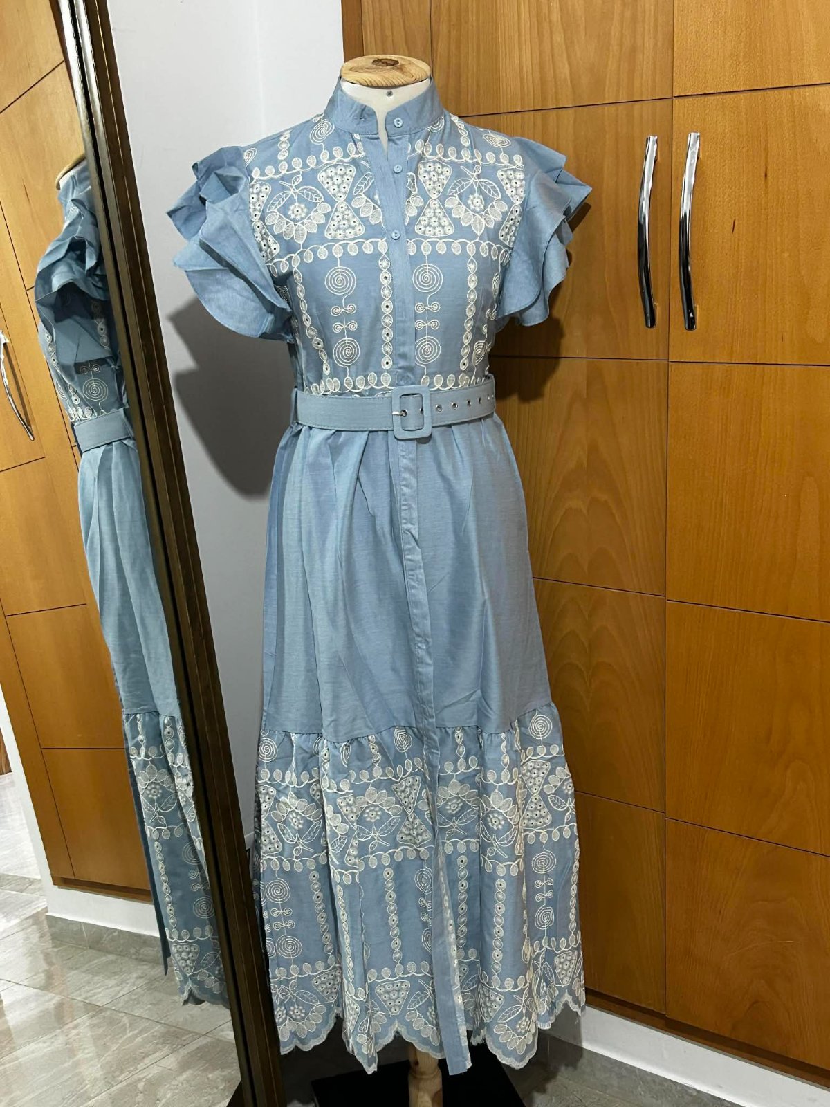 Robe brodée taille S M