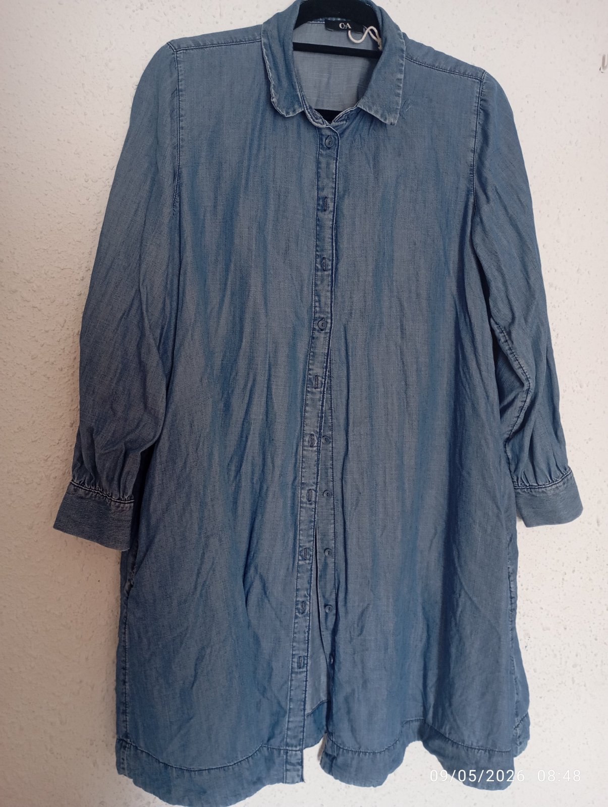 Robe chemise en djean fluide taille 40/42 tji fou9 rokba b chewya pour une femme de 1,73 cm jamais porté 