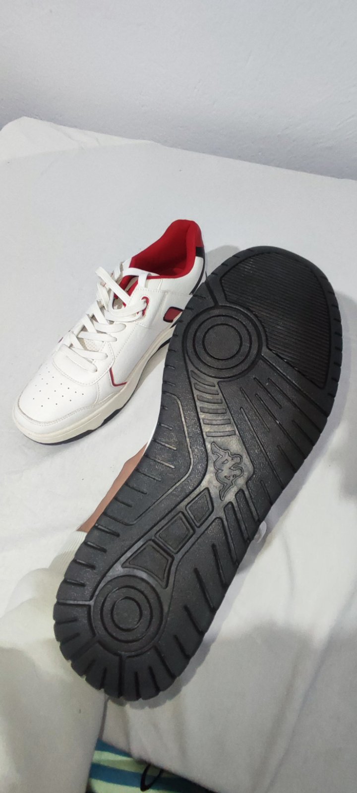 Sneakers Kappa Blanc & Rouge - Neufs Jamais Portés (Pointure 44-45)