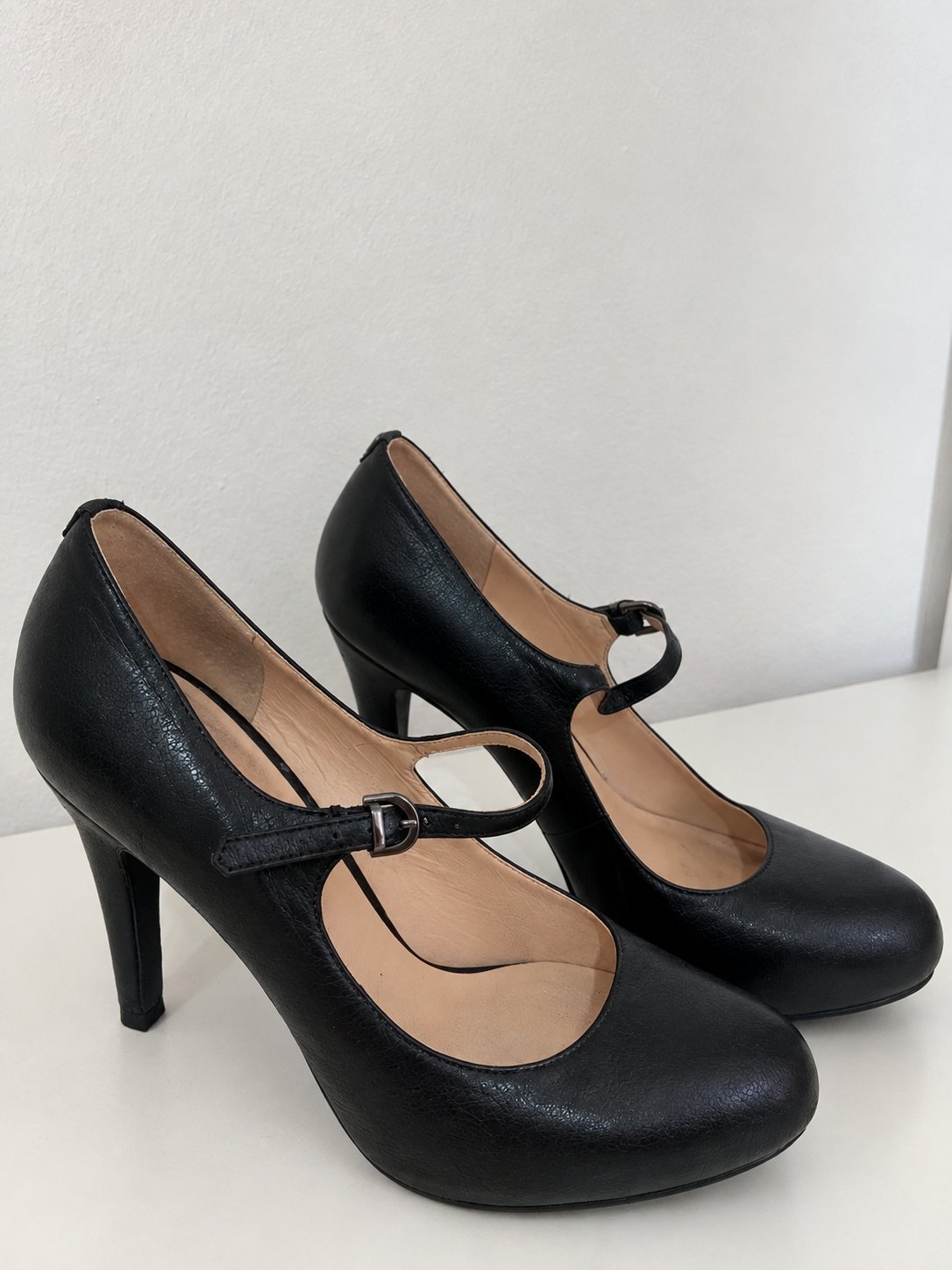 Chaussures à talons noires Guess  Pointure 36