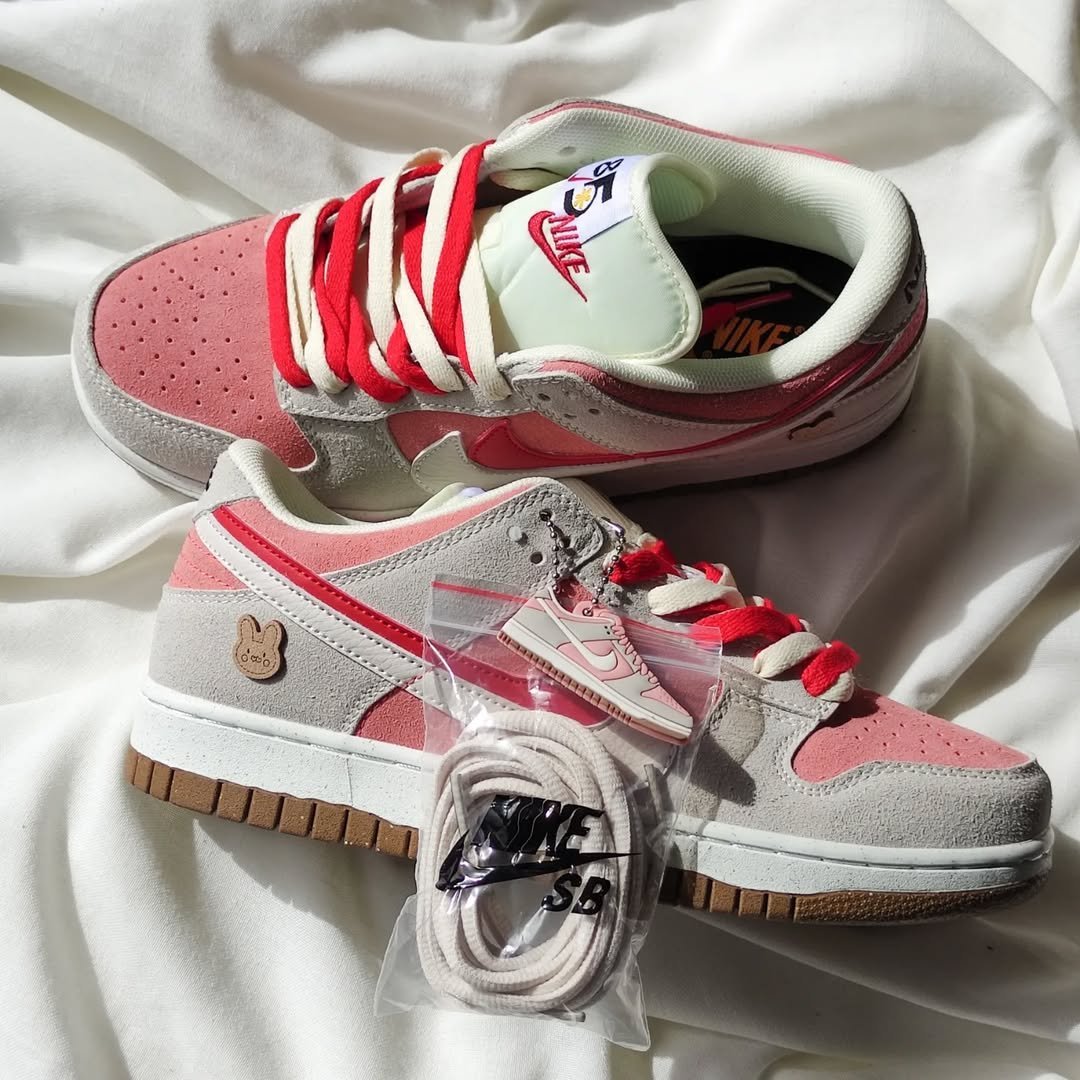 Nike sb dunklow pointure 36 neuf jamais porté 