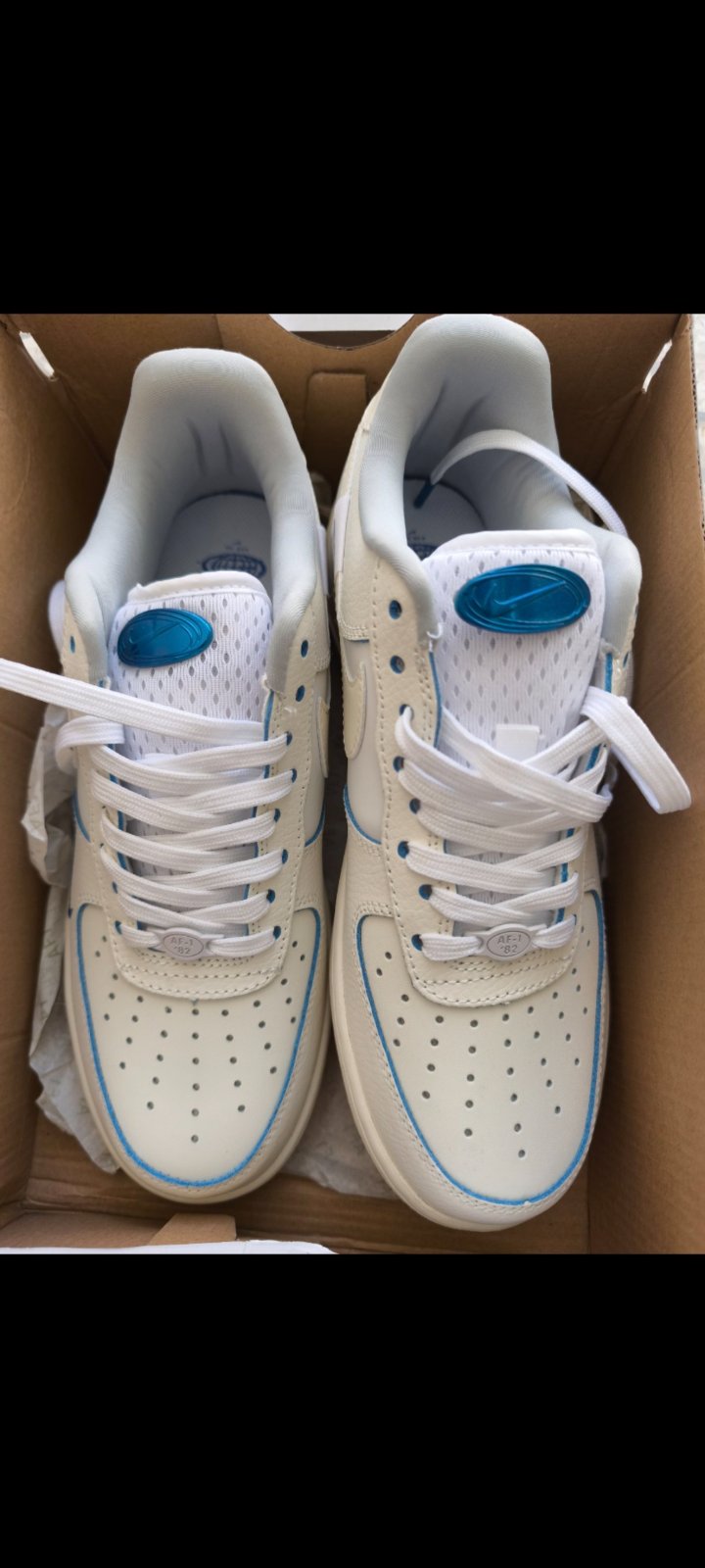 Nike air force one Blanc pointure 42 neuf jamais porté 