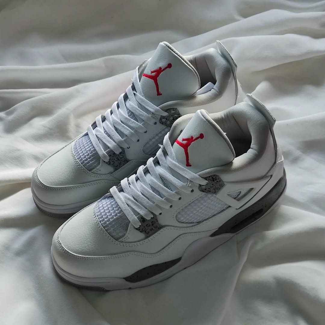 Nike air Jordan 4 retro pointure 43 neuf jamais porté 