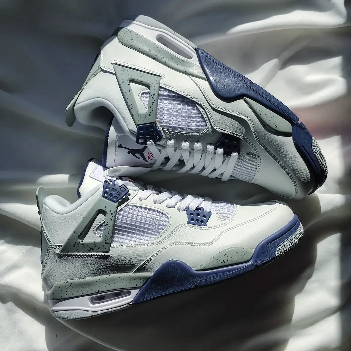 Nike air Jordan 4 retro pointure 39 neuf jamais porté 