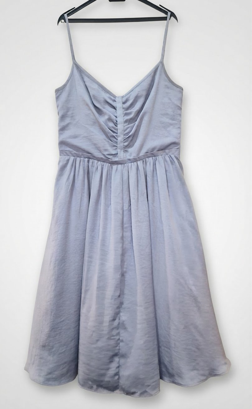 Robe bleu ciel à fines bretelles