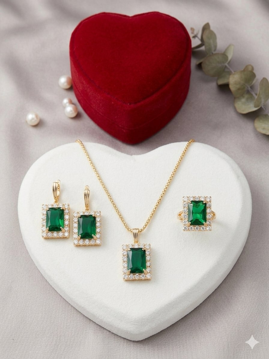 Colier et bague et boucles 