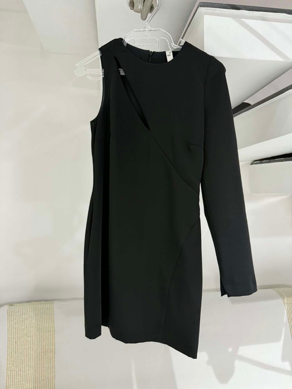 Robe asymétrique noire