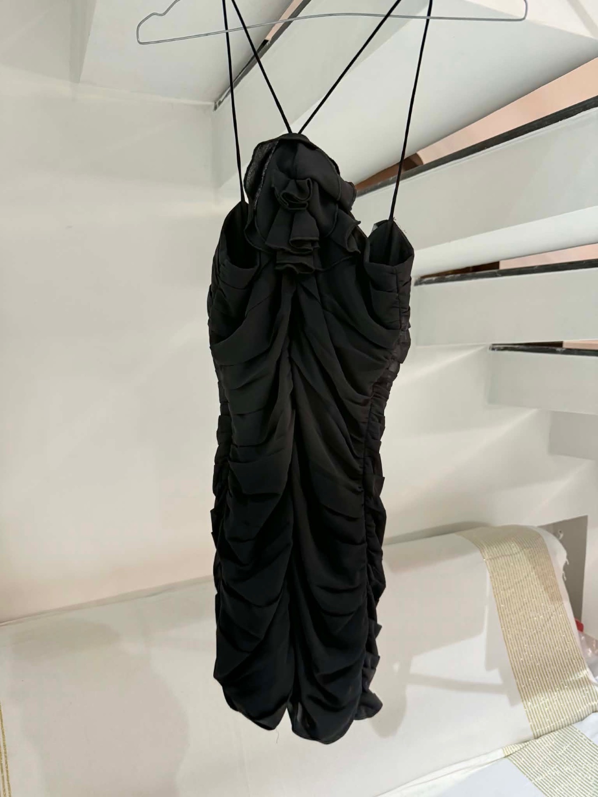 Une petite robe noire Mango
