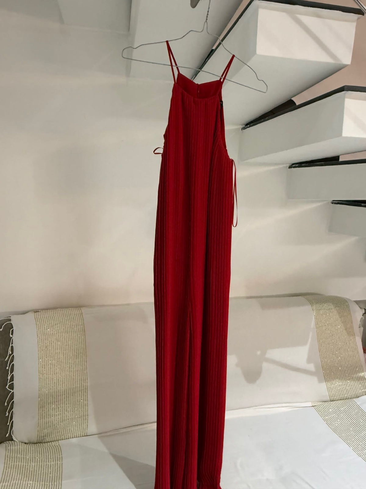 Combinaison rouge plissée