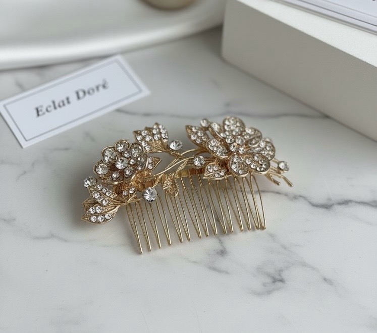 Broche doré à cheveux 
