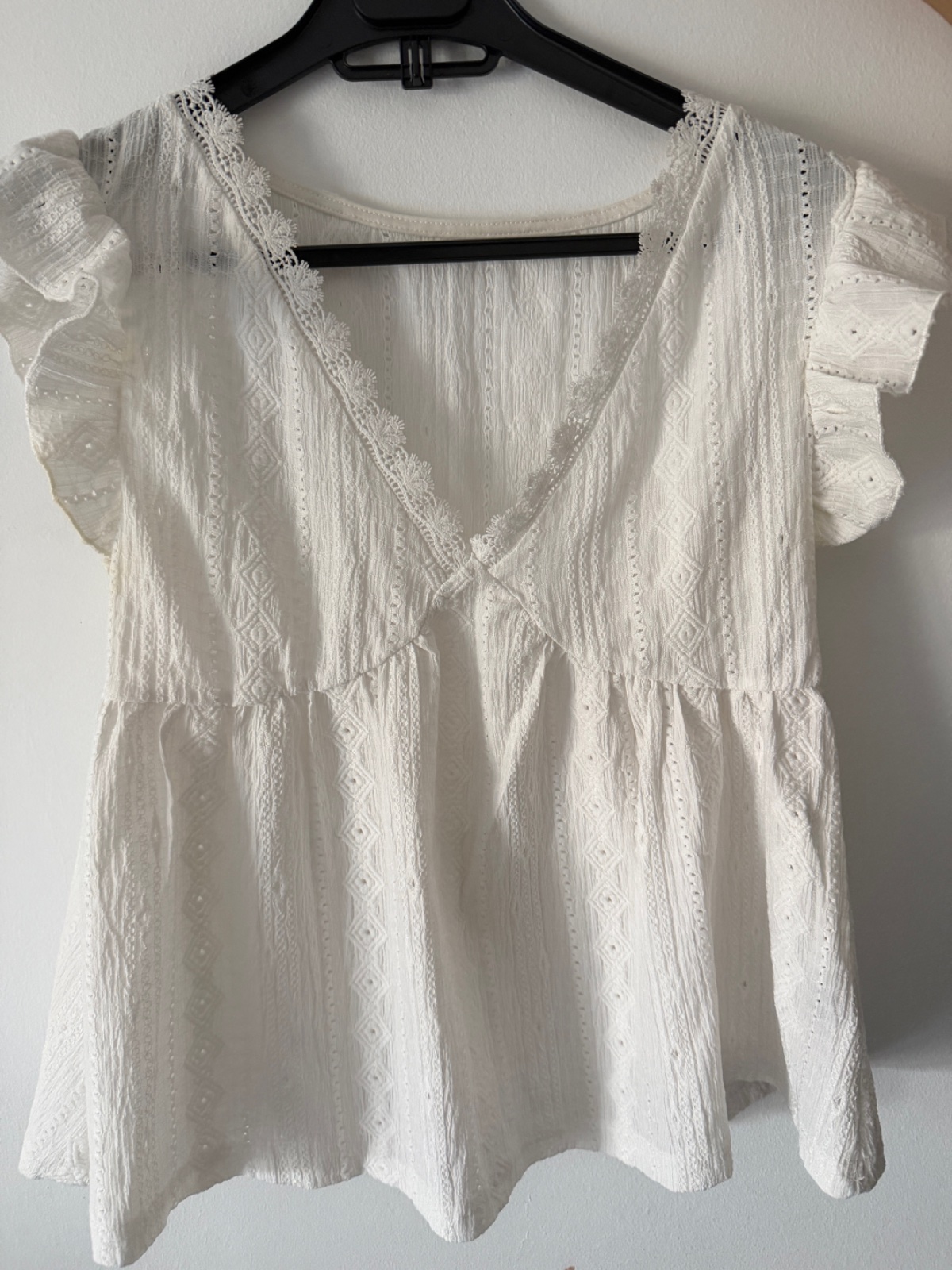 Top/ blouse blanche boheme en broderie anglaise 