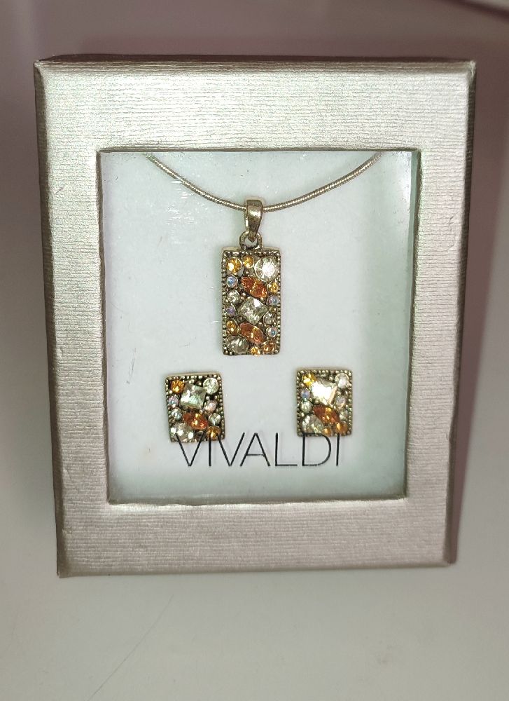 Bijoux strass multicolores